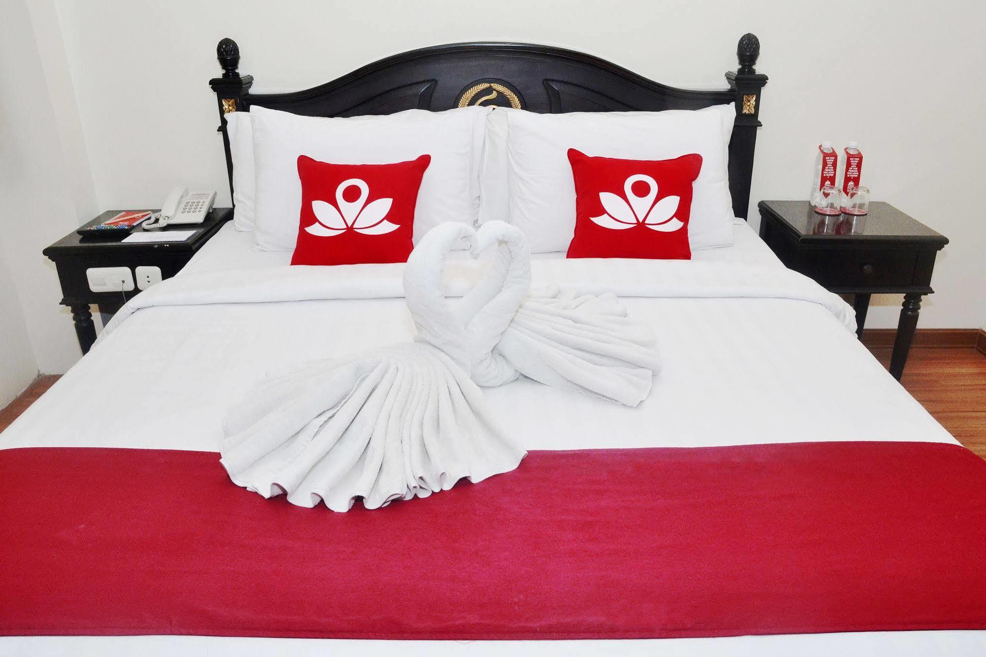 Zen Rooms Sultan Iskandar Muda 수라바야 외부 사진