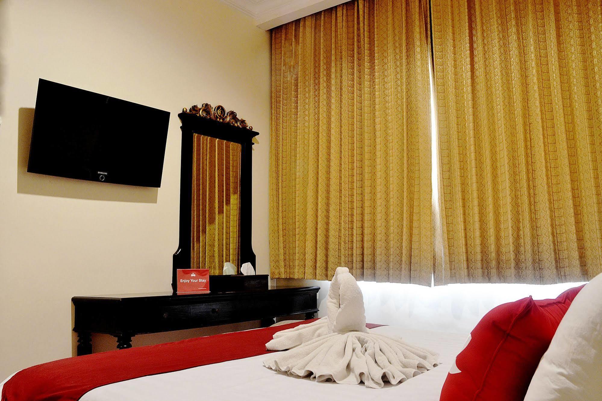Zen Rooms Sultan Iskandar Muda 수라바야 외부 사진