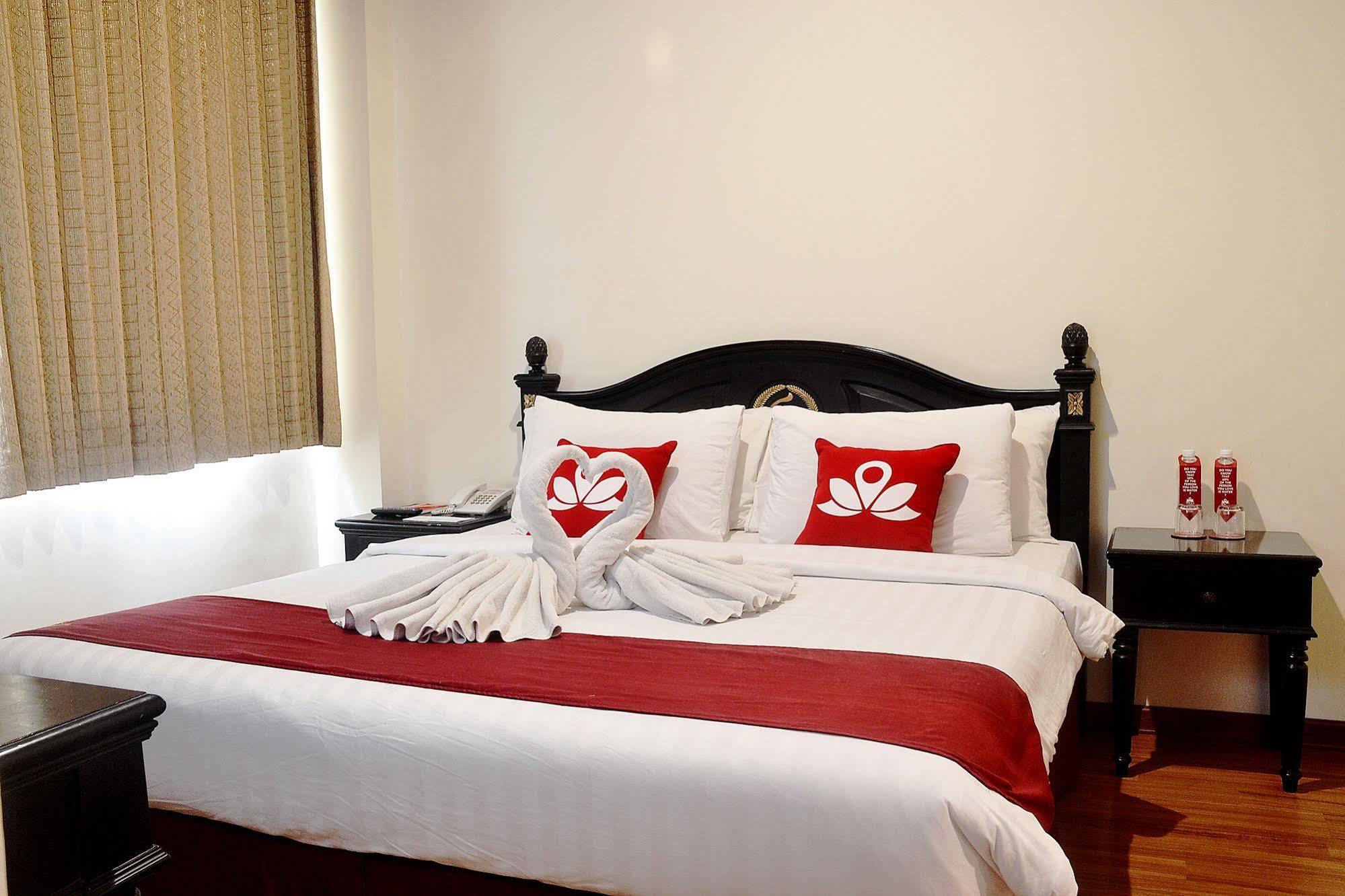Zen Rooms Sultan Iskandar Muda 수라바야 외부 사진