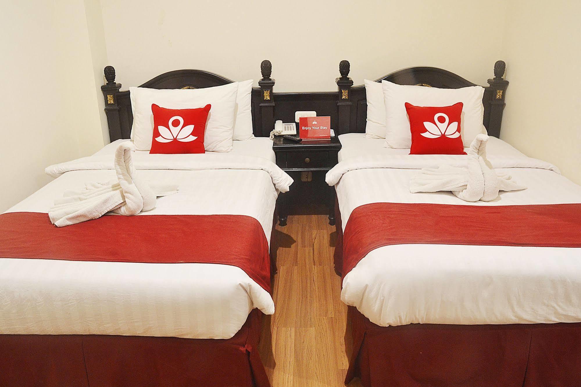 Zen Rooms Sultan Iskandar Muda 수라바야 외부 사진