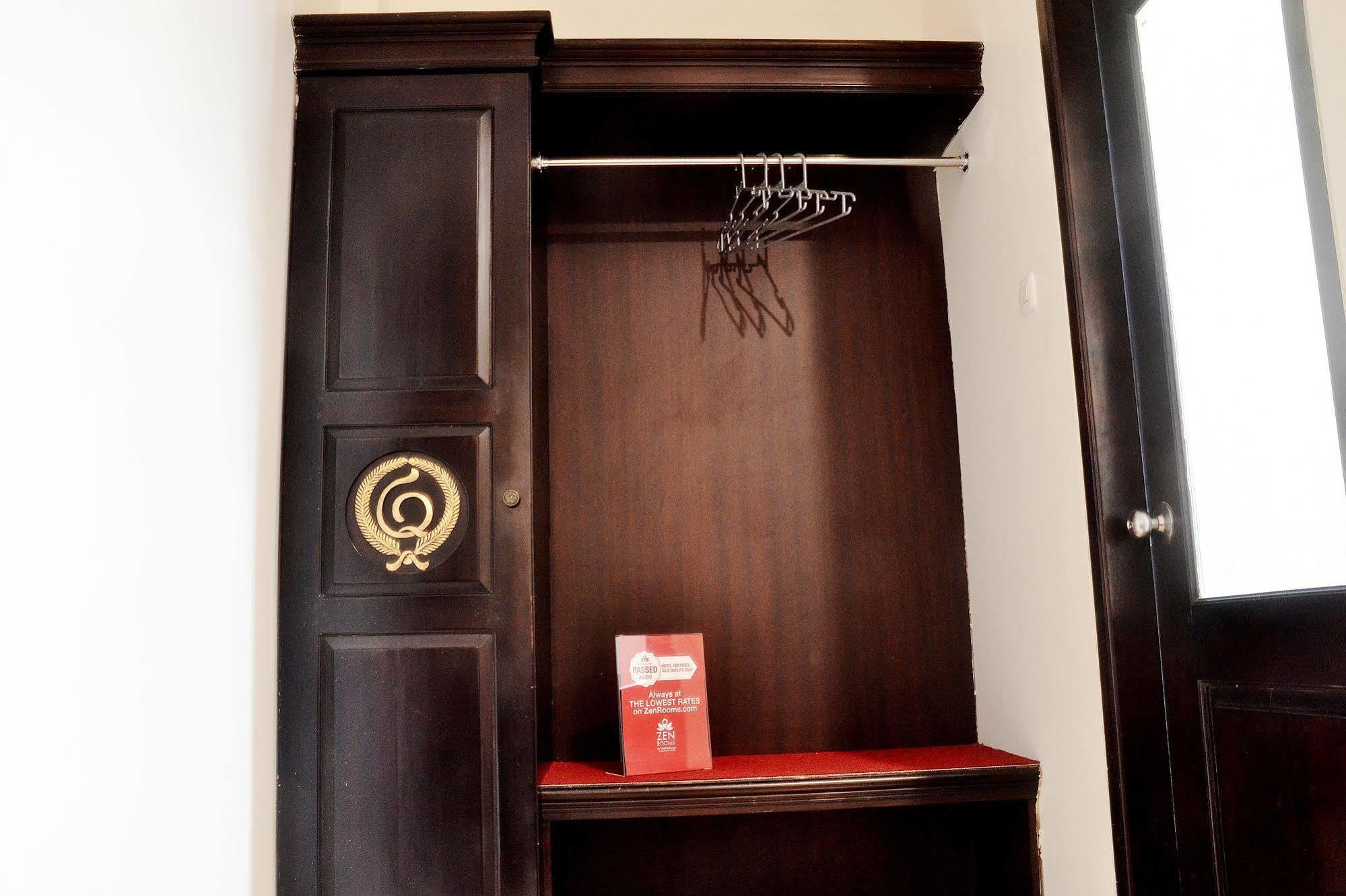 Zen Rooms Sultan Iskandar Muda 수라바야 외부 사진
