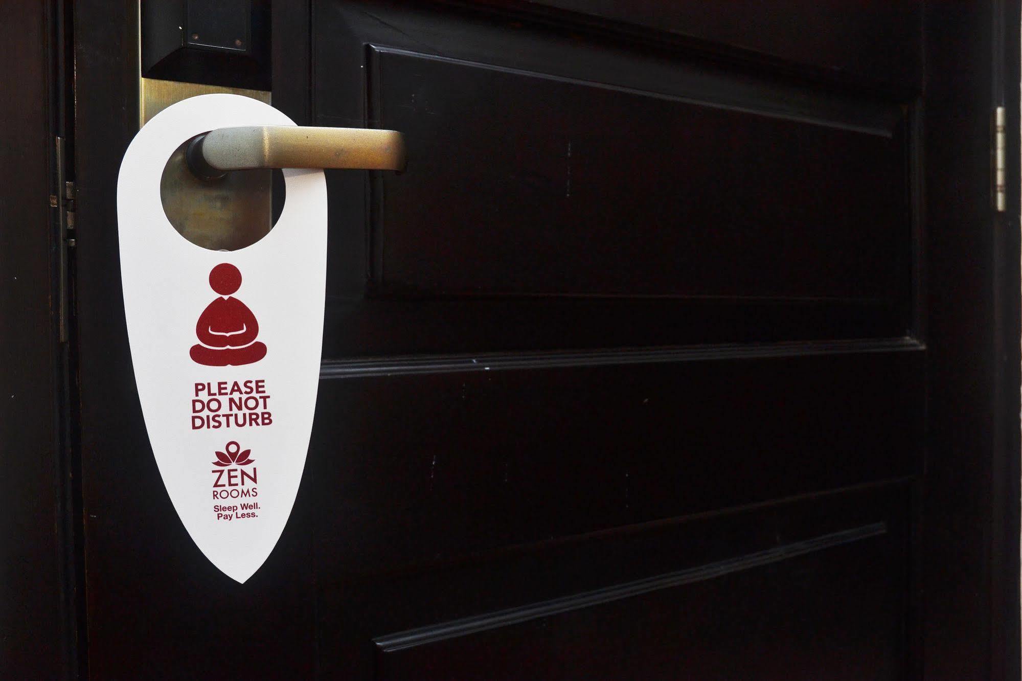 Zen Rooms Sultan Iskandar Muda 수라바야 외부 사진